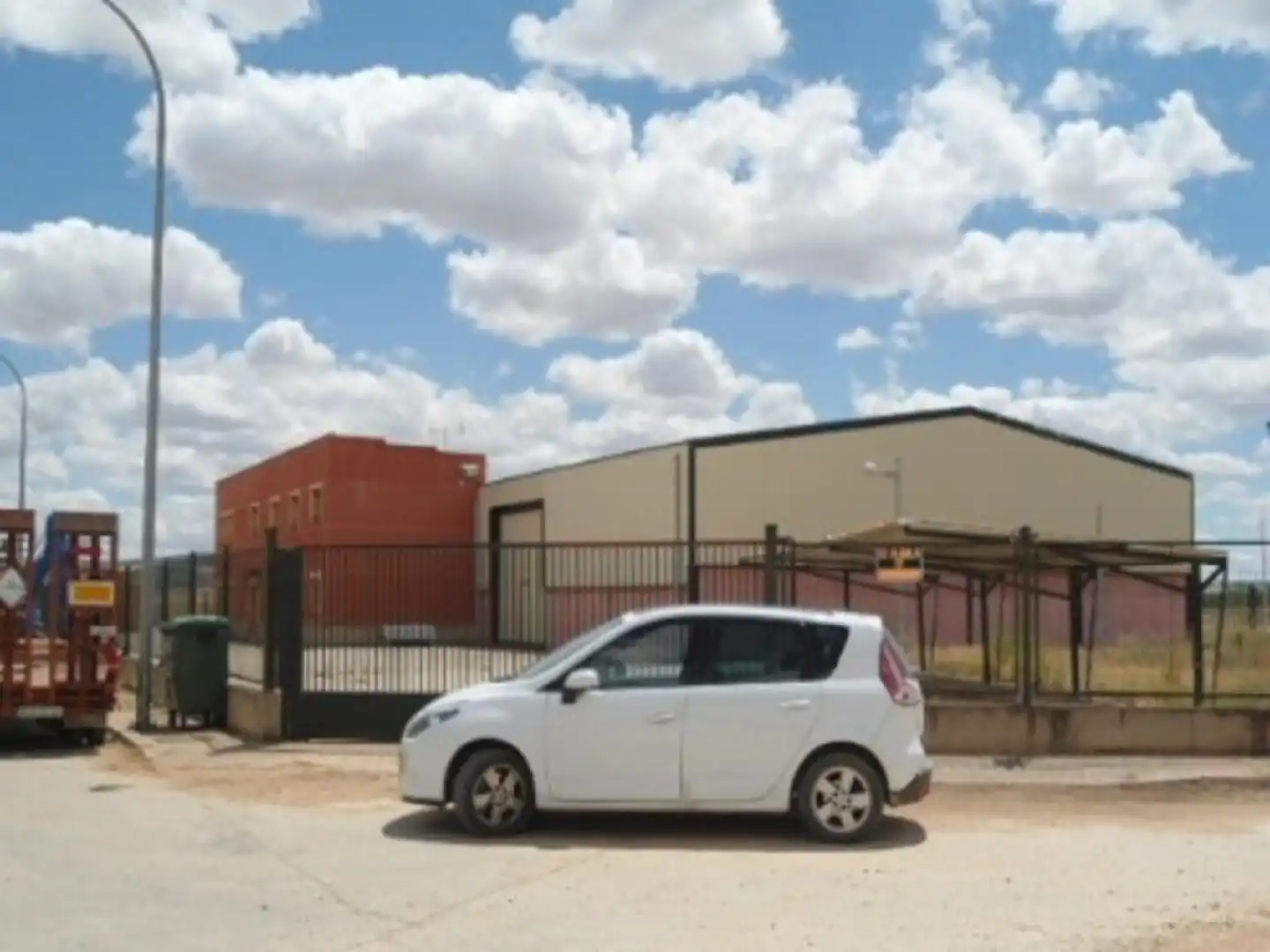 Exterior view of Industrial buildings for sale in Torquemada