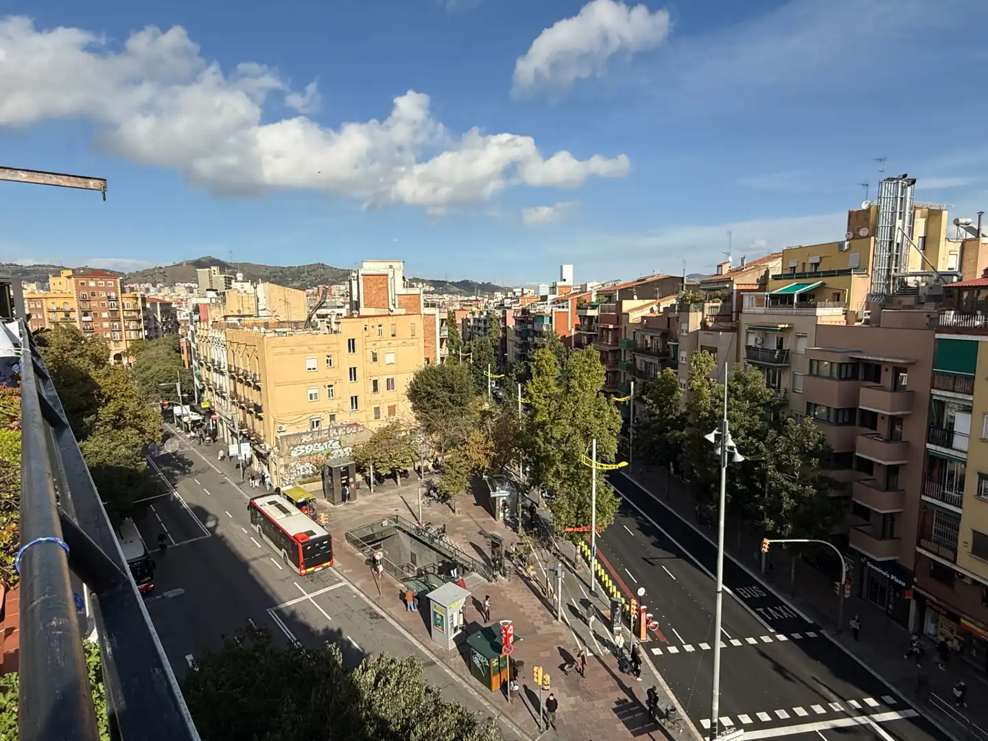 Vista exterior de Ático en venta en Barcelona con Terraza y Balcón