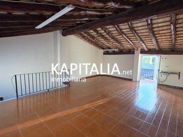 Maison mitoyenne avec balcon à vendre à El Llombo
