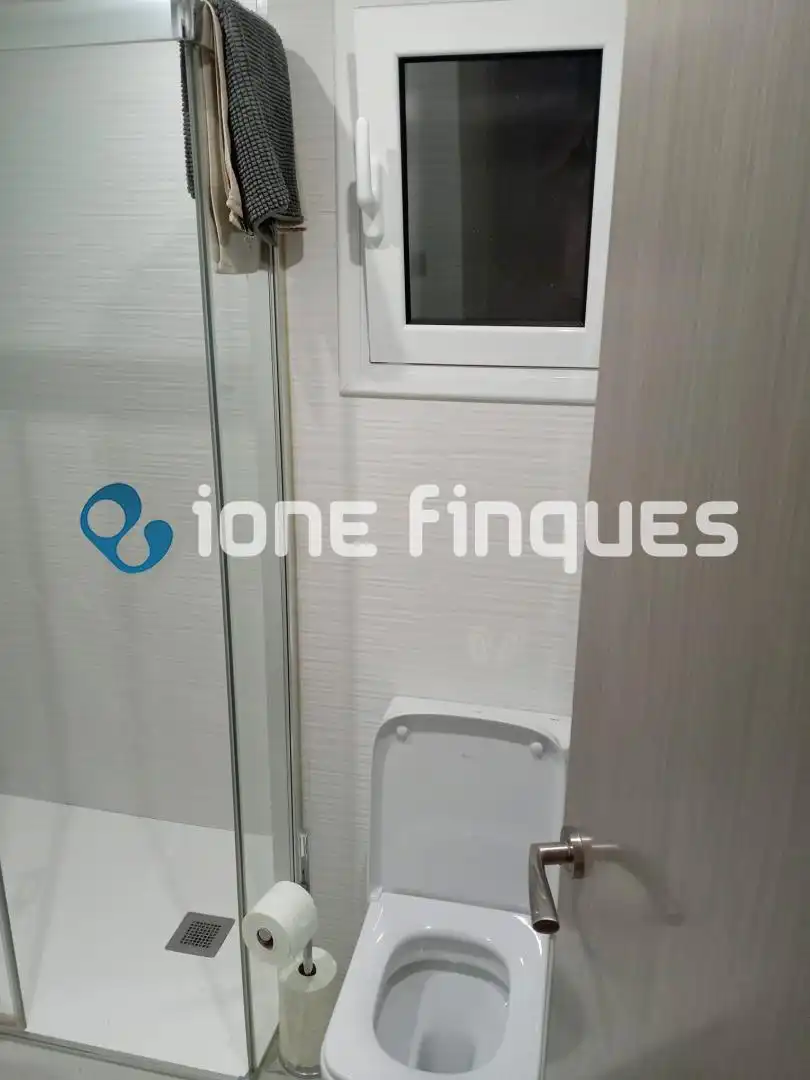 Bathroom of Flat for sale in Badalona  with Heating, Private garden and Balcony