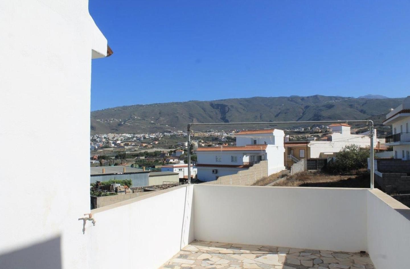 Vista exterior de Casa o xalet en venda en Arona amb Terrassa