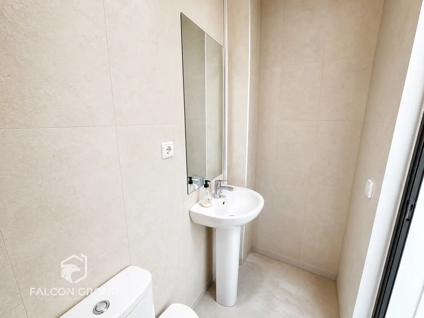 Baño de Local de alquiler en Vilanova i la Geltrú con Aire acondicionado