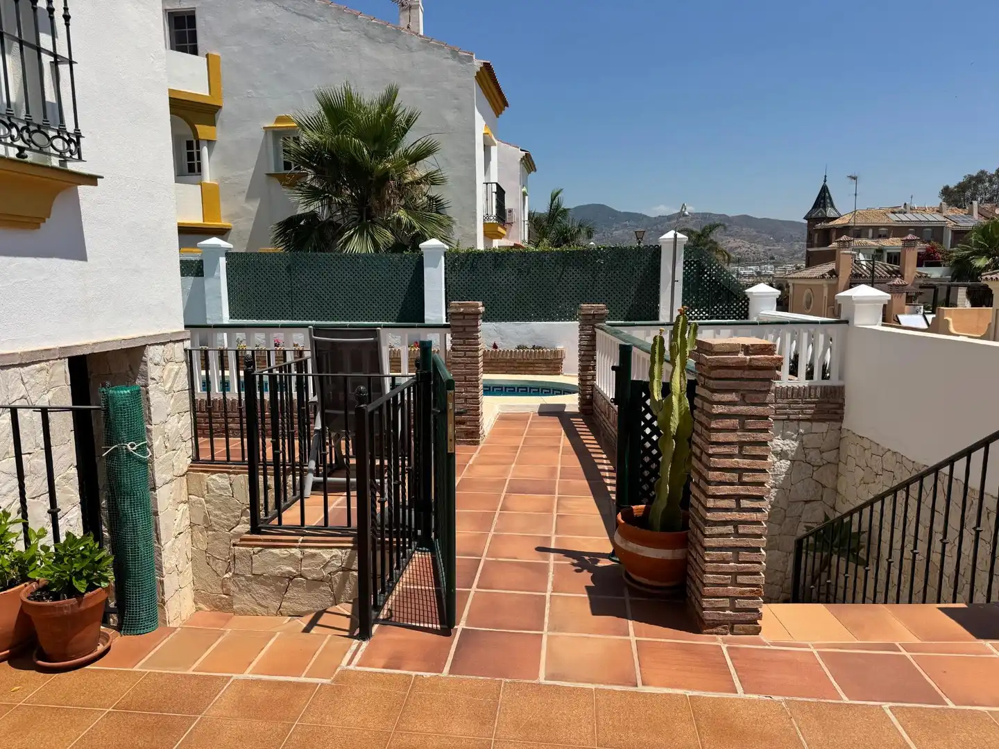 Terrassa de Casa adosada en venda en Málaga amb Aire condicionat, Calefacció i Jardí privat
