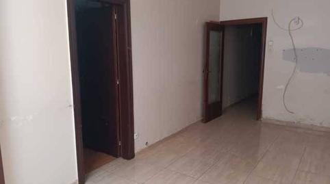 Foto 4 de Planta baja en venta en La Gavarra, Cornellà de Llobregat
