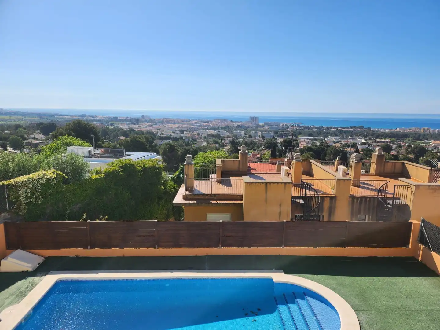 Chalet con terraza en venta en Els Masos - Els Garrofers