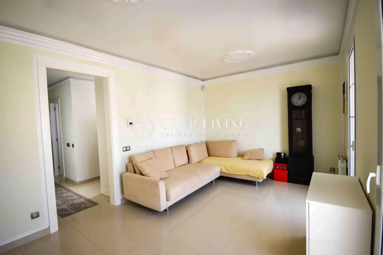 Living room of Flat for sale in Sitges  with Air Conditioner, Heating and Terrace