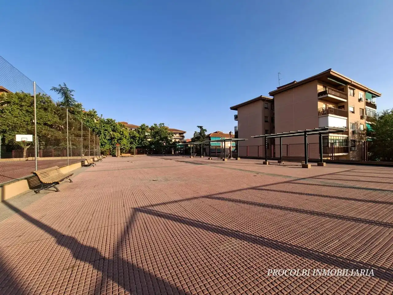 Aparcament de Pis en venda en Algete amb Calefacció, Terrassa i Moblat