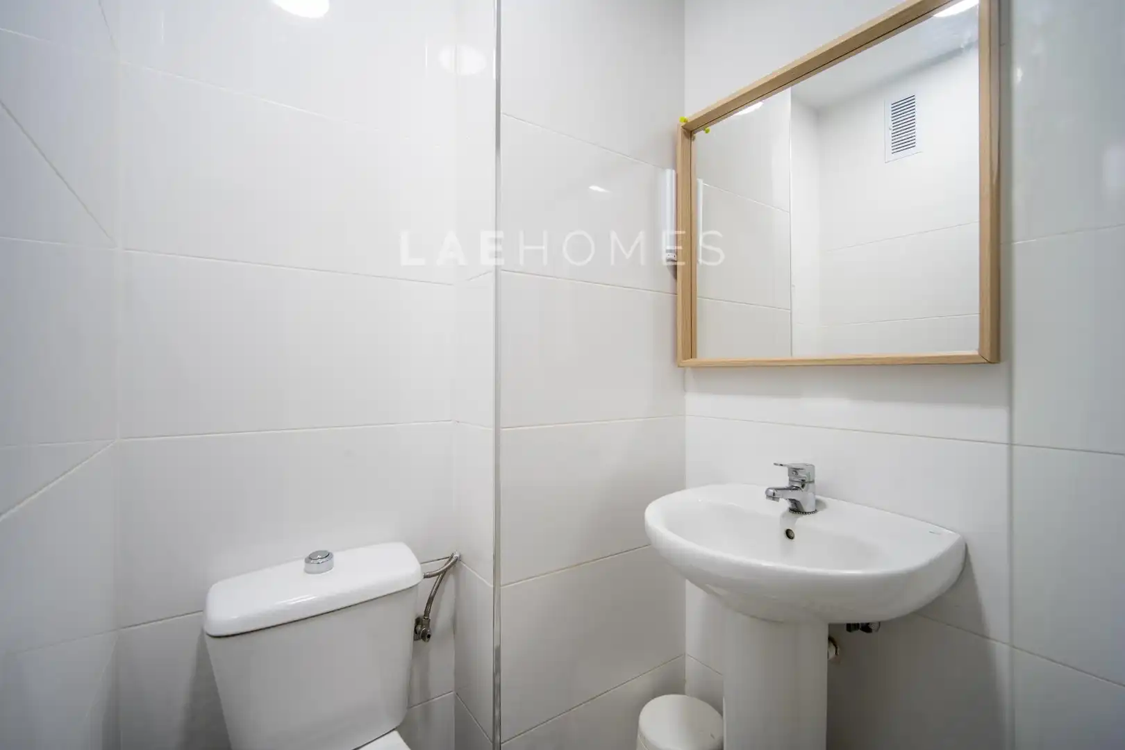 Bathroom of Flat for sale in Picassent  with Balcony
