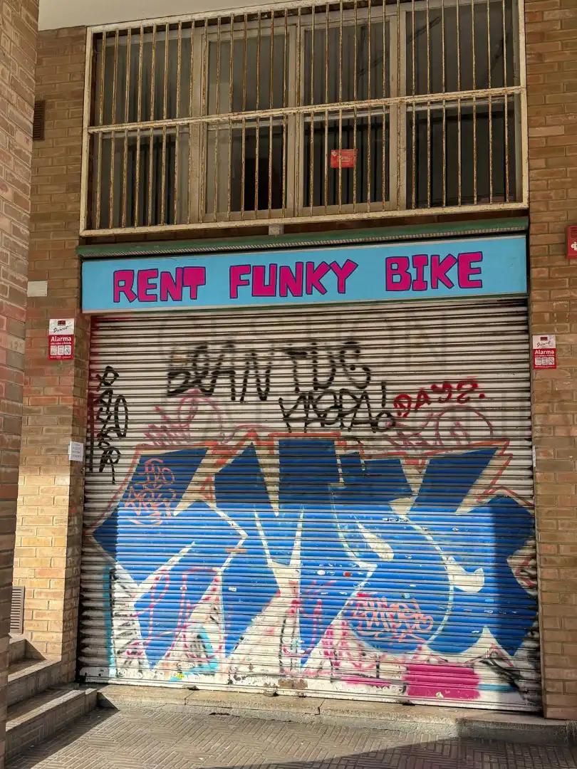 Vista exterior de Local en venta en  Barcelona Capital