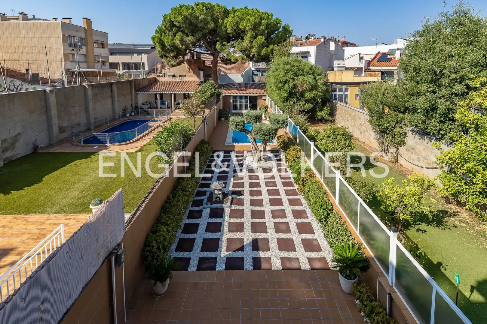 Terrassa de Casa adosada en venda en Sabadell amb Aire condicionat, Calefacció i Jardí privat
