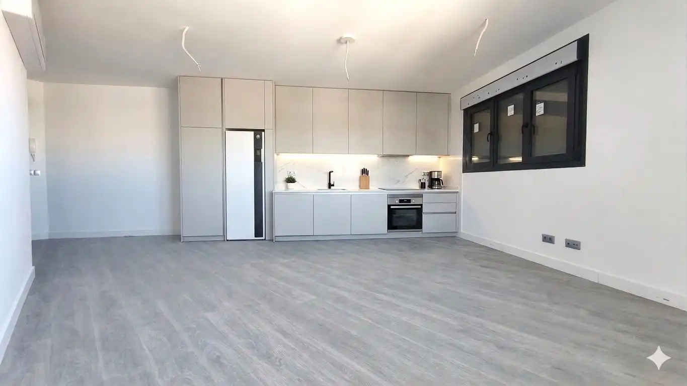 Flat to rent in Calle CL CALISTO GARCIA PARRA 21 Es:1 Pl:01 Pt:05 5 5