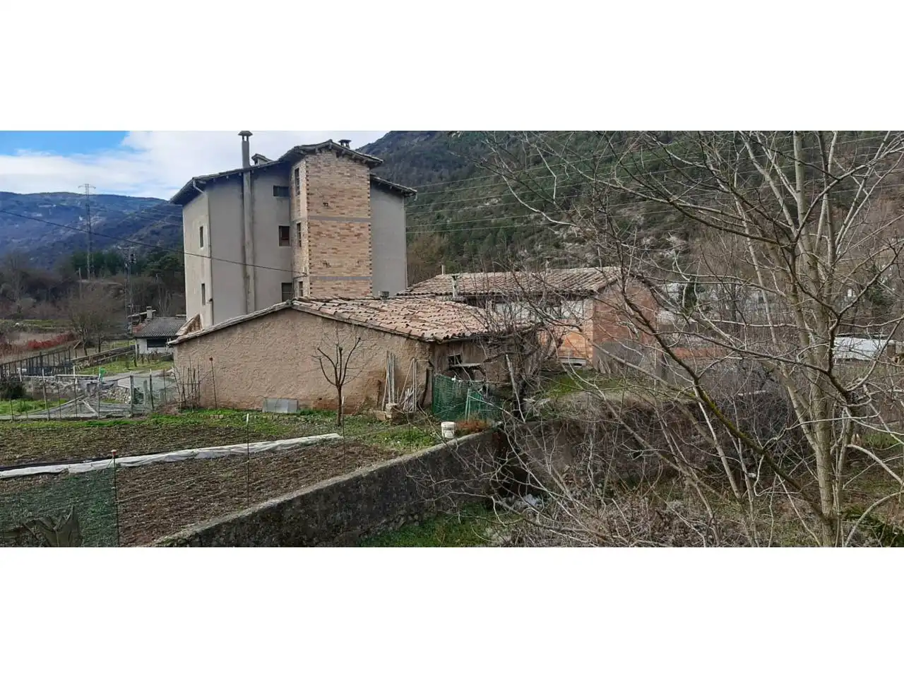 Vista exterior de Casa o chalet en venta en Guardiola de Berguedà con Jardín privado