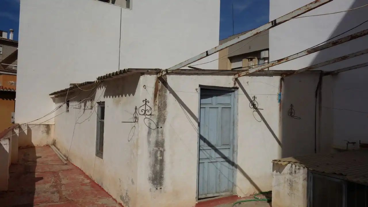 Vista exterior de Casa adosada en venda en Motril amb Terrassa i Traster