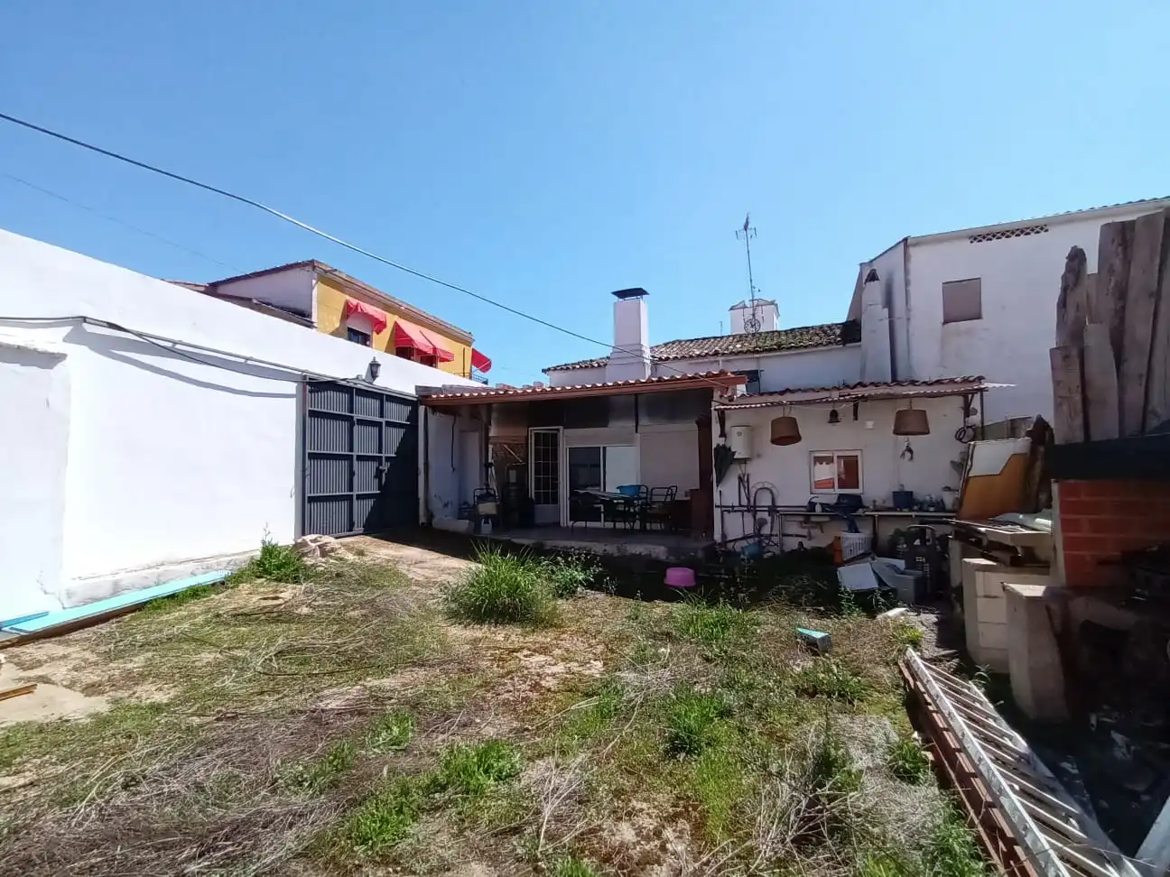 Vista exterior de Casa o xalet en venda en Valdetorres amb Jardí privat