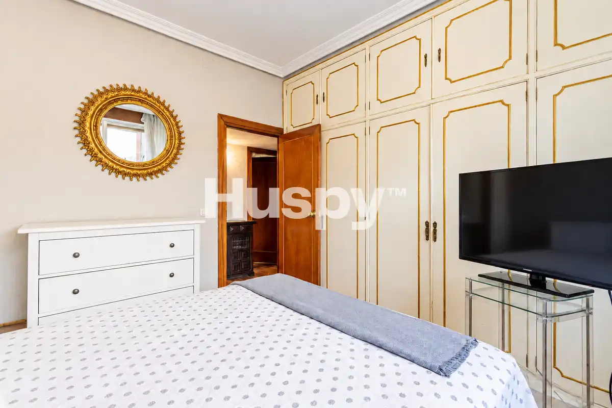 Piso con ascensor en venta en Calle Guzman el Bueno, imagen 10