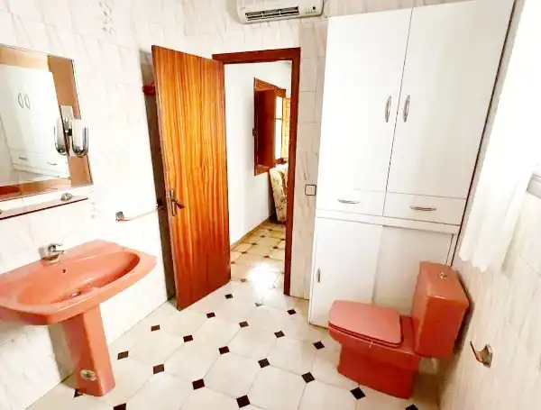 Bany de Casa o xalet en venda en Vélez-Málaga amb Aire condicionat, Jardí privat i Terrassa