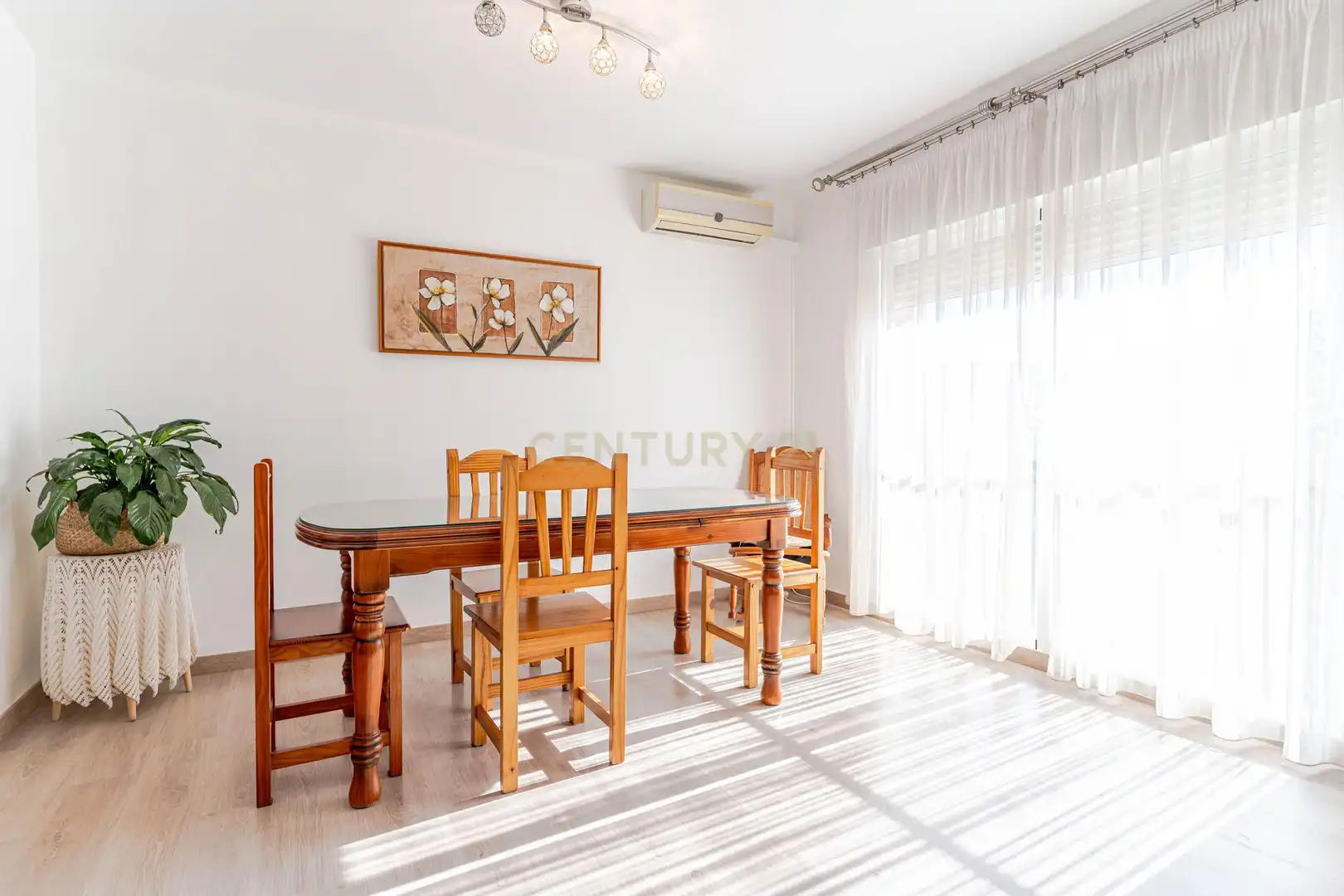 Comedor de Piso en venta en Motril con Microondas