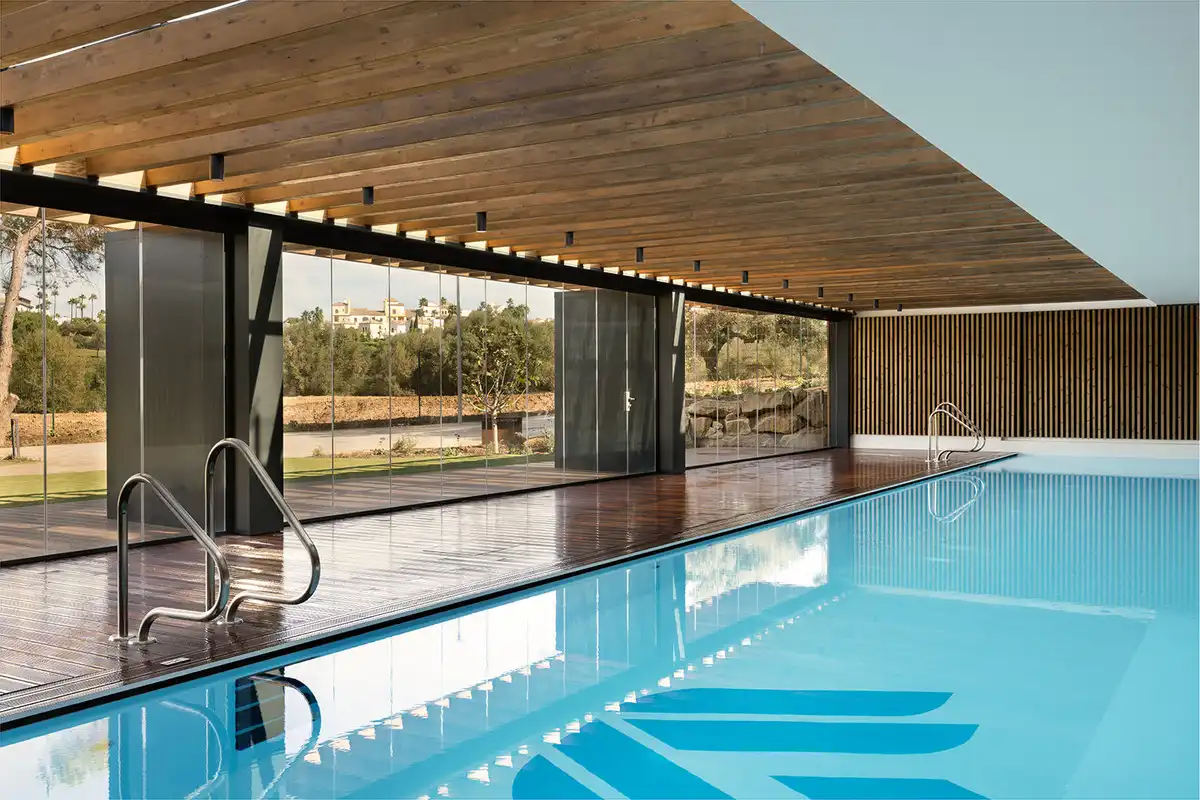 Piscina de Planta baixa en venda en Sotogrande amb Aire condicionat, Jardí privat i Terrassa