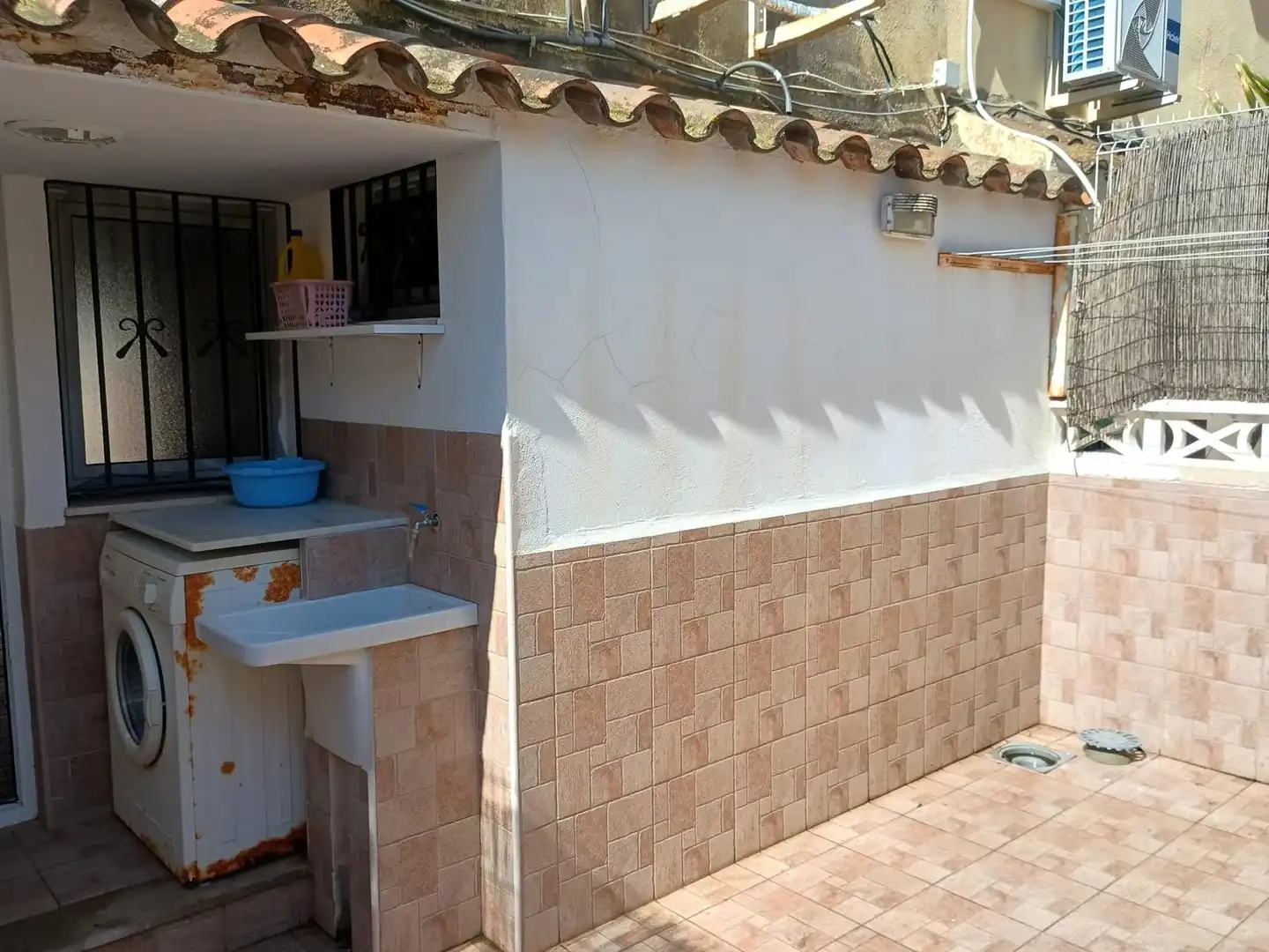 Außenansicht von Einfamilien-Reihenhaus zur Miete in Oropesa del Mar / Orpesa mit Terrasse