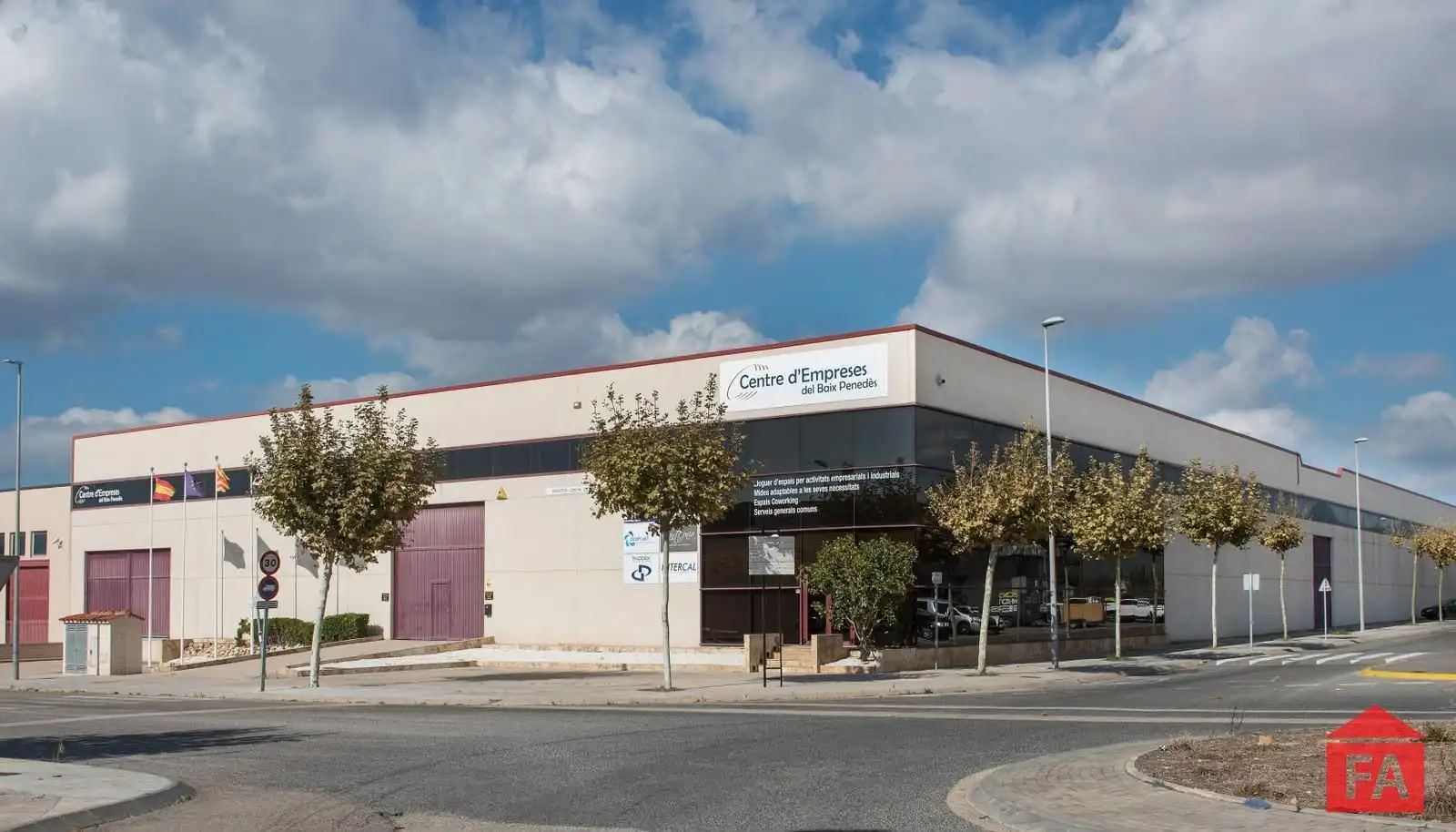 Vista exterior de Nau industrial de lloguer en Bellvei, Tarragona