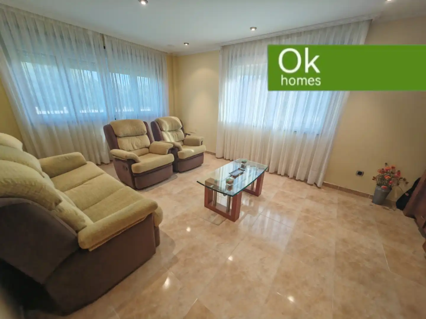 Sala d'estar de Casa o xalet en venda en Melide amb Calefacció, Jardí privat i Parquet
