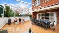 Terrassa de Casa adosada en venda en Viladecans amb Jardí privat, Terrassa i Piscina