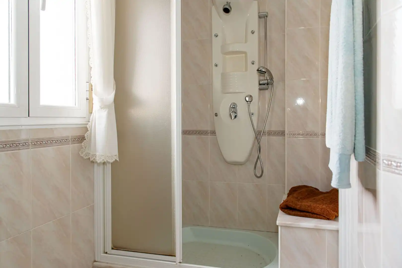 Baño de Casa o chalet en venta en Ponferrada con Calefacción, Jardín privado y Terraza