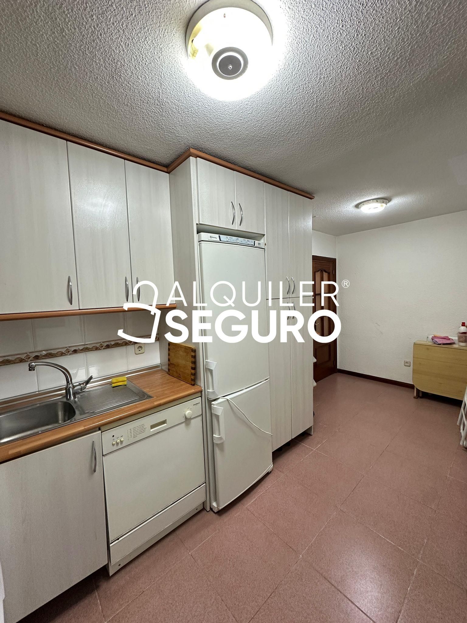 Kitchen of Flat to rent in  Madrid Capital  with Heating and Furnished