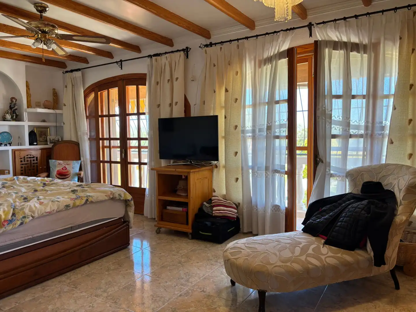 Sala d'estar de Casa o xalet en venda en Elche / Elx amb Aire condicionat, Calefacció i Jardí privat