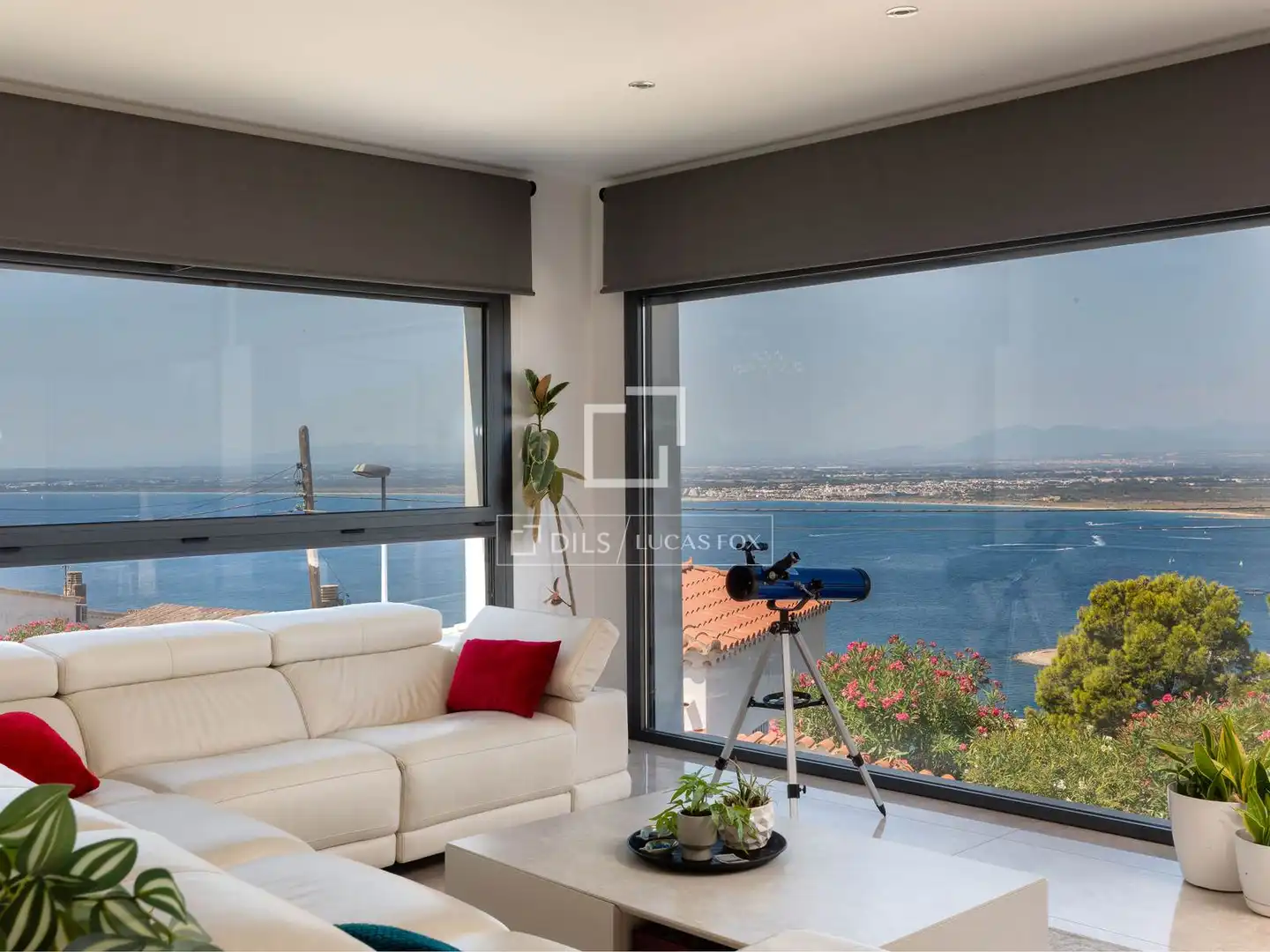 Detached house with pool for sale in Almadrava - Canyelles - Puig-Rom, imagen 7