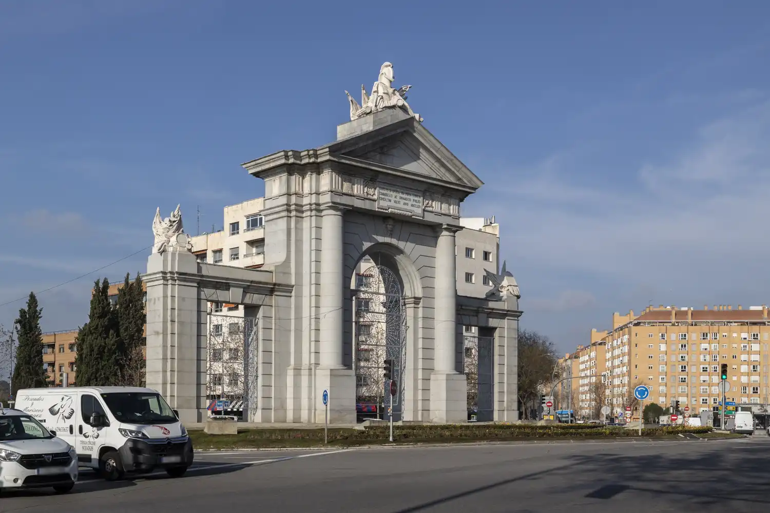 Vista exterior de Piso en venta en Madrid con Calefacción y Trastero