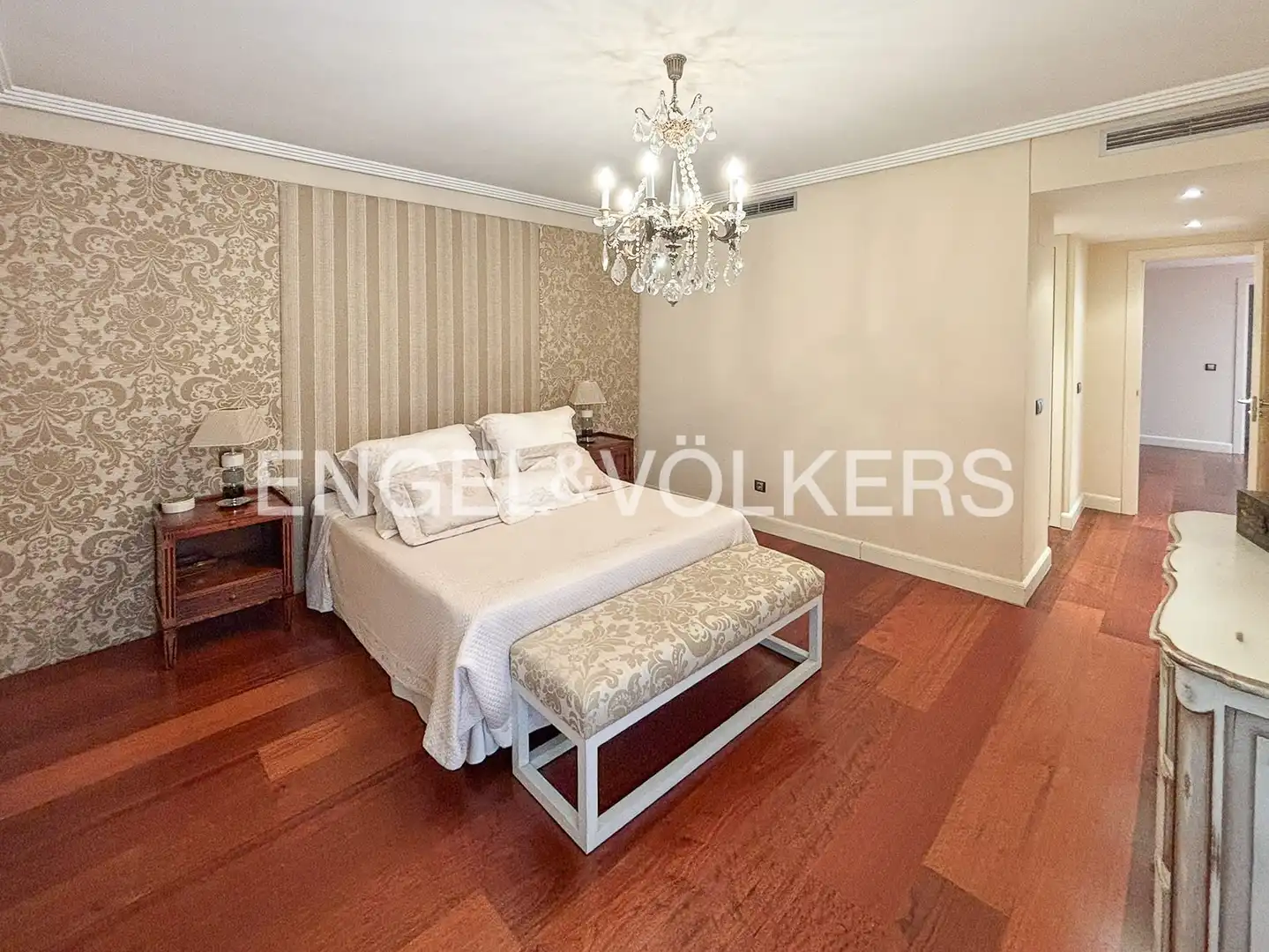 Habitación de Casa adosada en venta en Las Rozas de Madrid con Aire acondicionado, Calefacción y Jardín privado