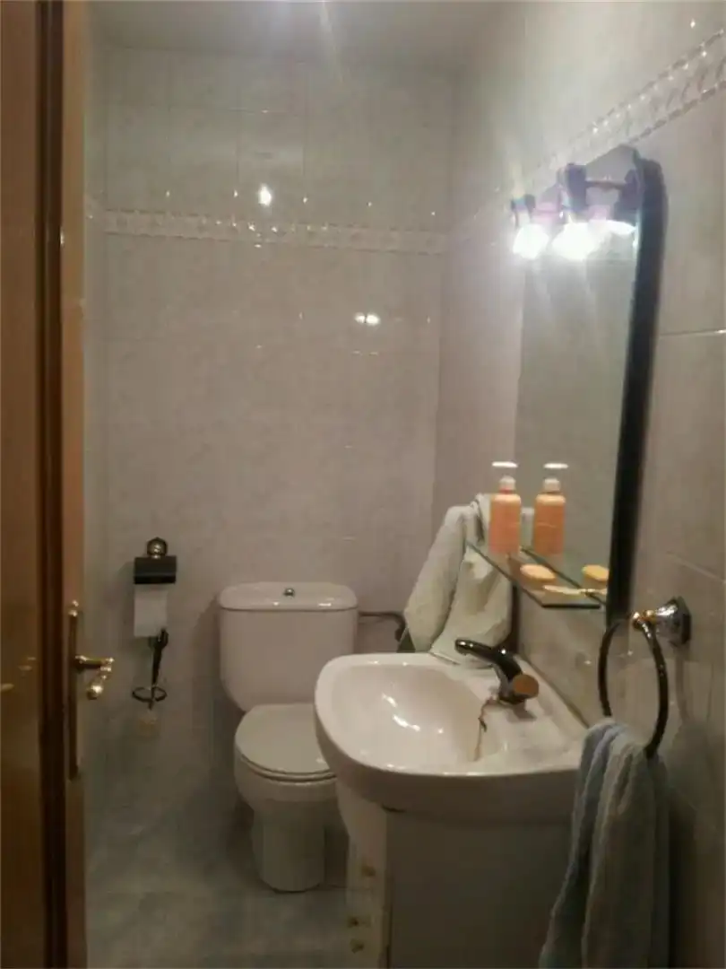 Bathroom of Flat for rent in Moraleja de Enmedio, Madrid
