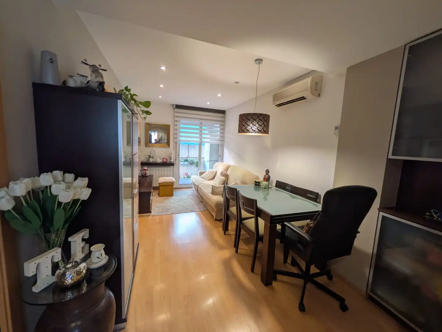 Wohnzimmer von Wohnung zum Verkauf in Sant Joan Despí mit Klimaanlage, Heizung und Parkett