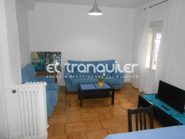Living room of Flat for rent in Madrid  with Parquet flooring, Terrace and Furnished