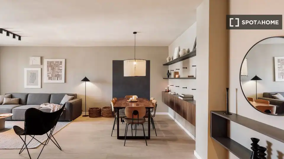 Comedor de Piso de alquiler en Barcelona con Aire acondicionado, Calefacción y Amueblado