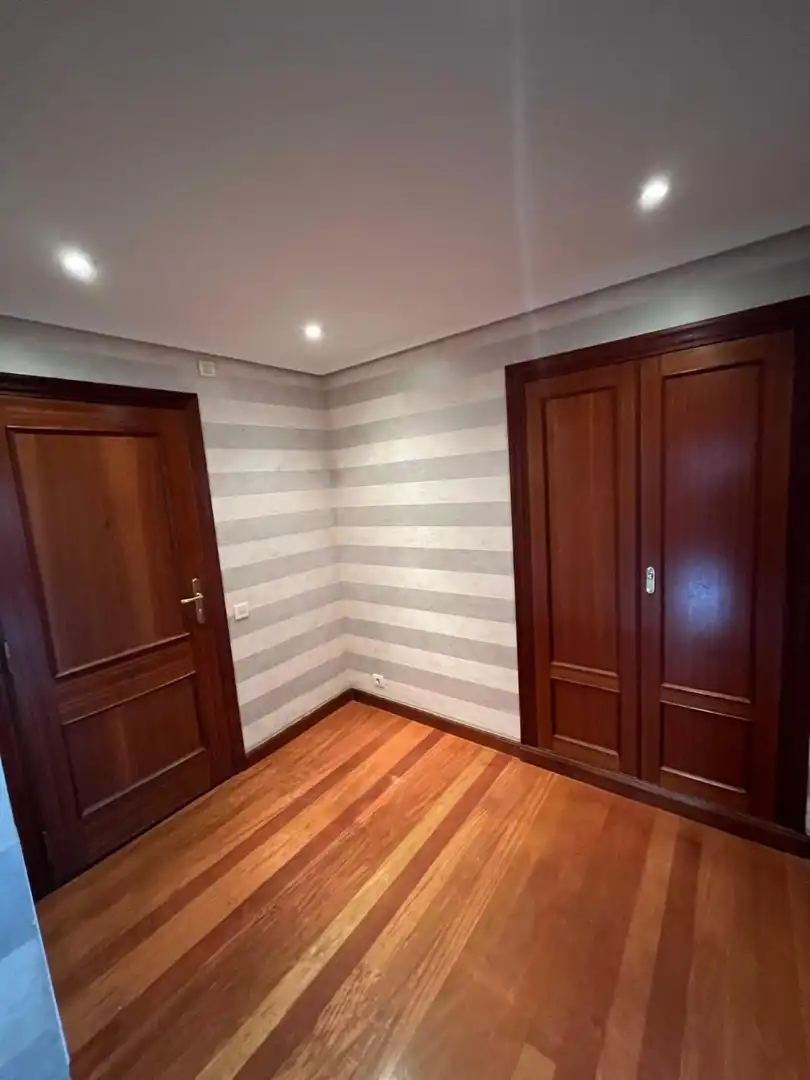 Wohnung zum Verkauf in  Logroño mit Klimaanlage, Heizung und Privatgarten