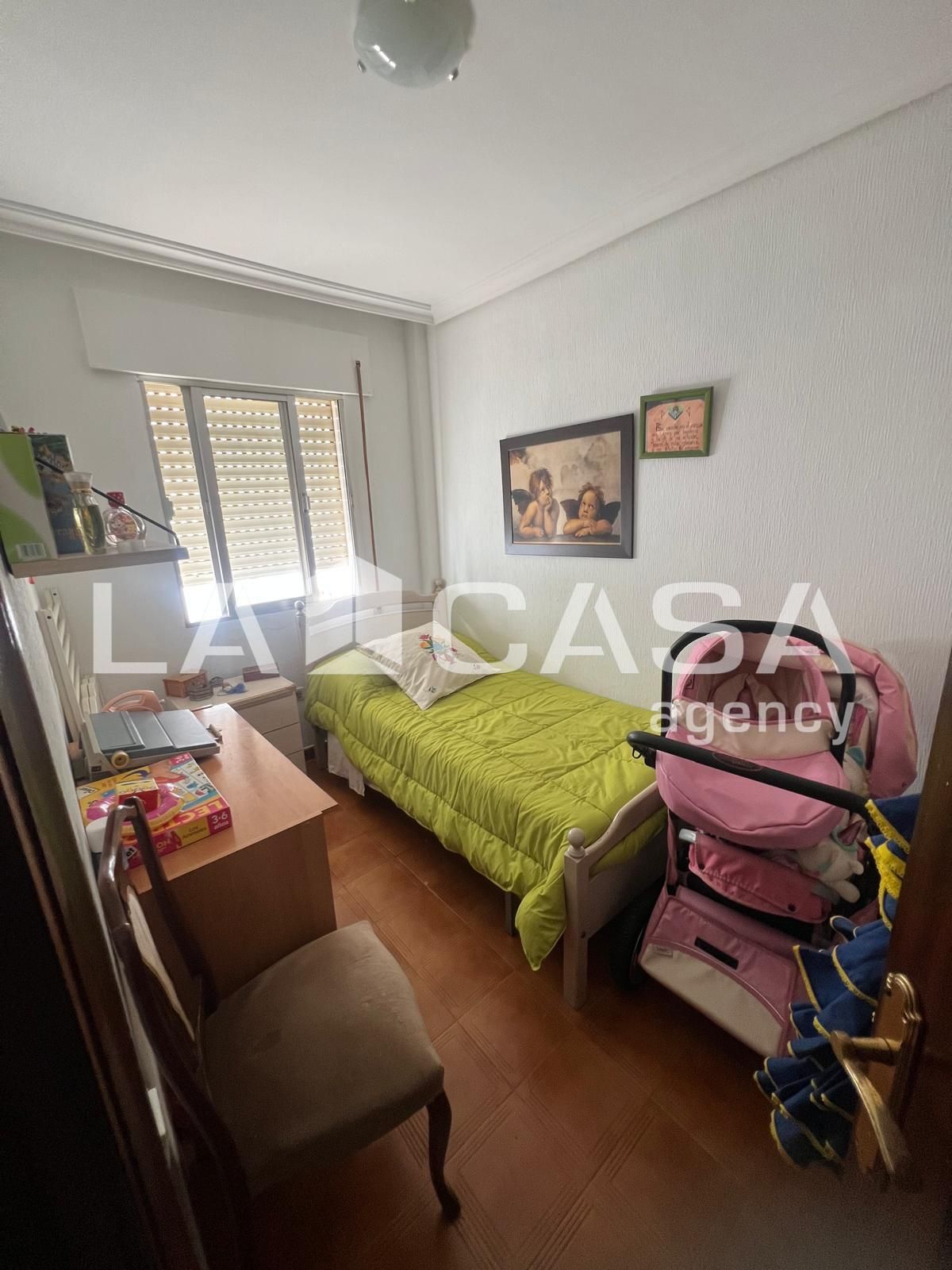 Flat for sale in Dos Hermanas  with Heating