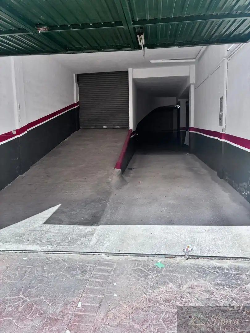 Parkplatz von Garage zum Verkauf in Rute