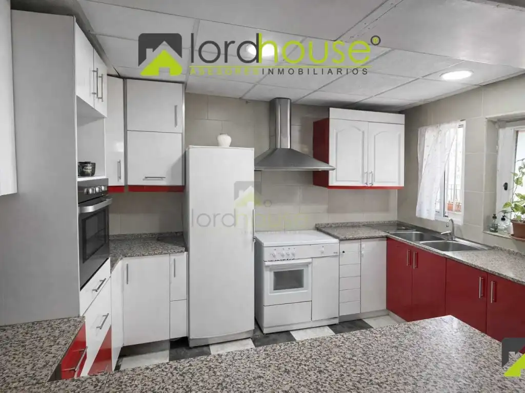 Casa en venta en Calle Monte Aneto