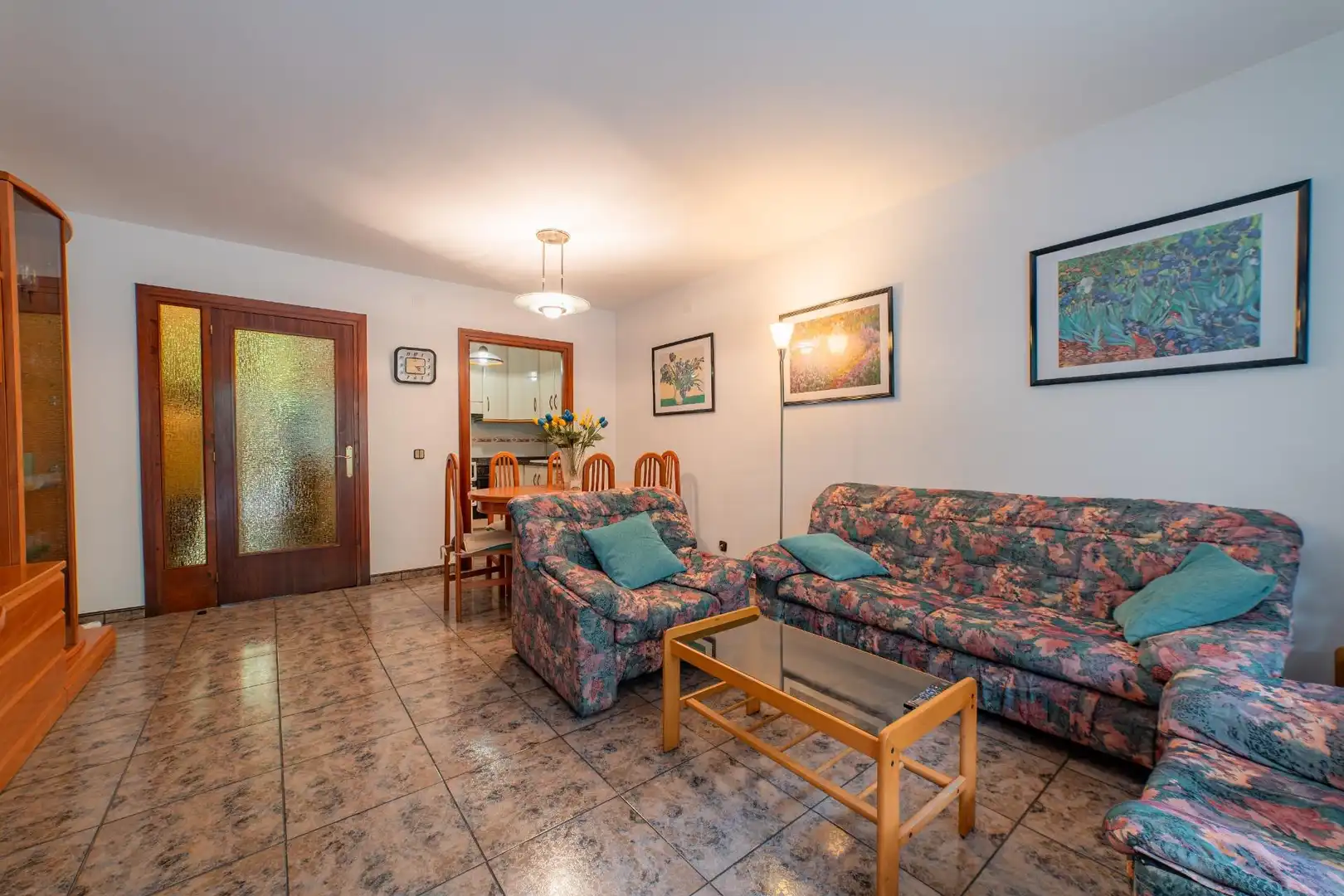 Sala d'estar de Casa o xalet en venda en Santa Susanna amb Jardí privat, Terrassa i Moblat