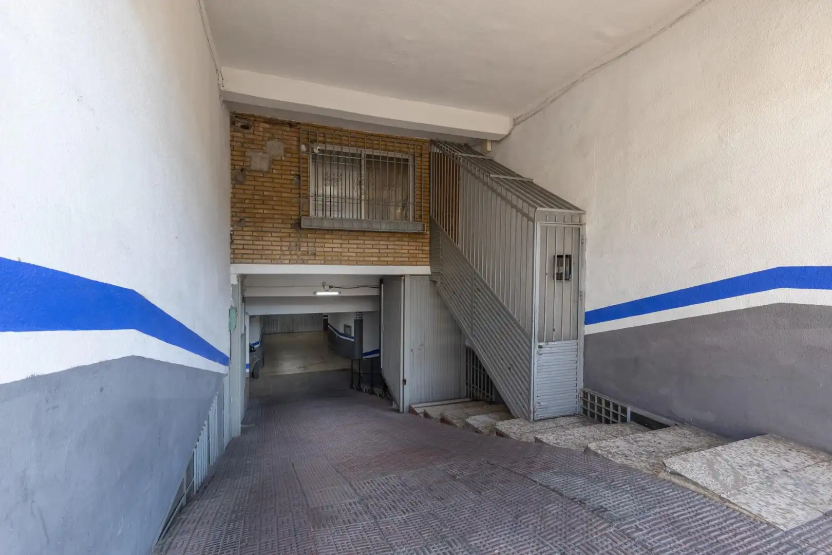 Garaje en venta en Calle Fontiveros, 12, Barrio de Zaidín