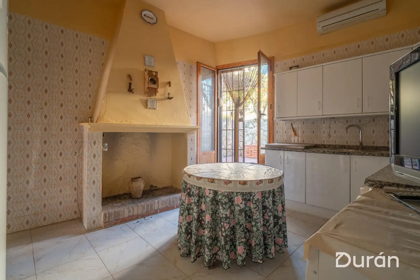 Cuina de Finca rústica en venda en Alcolea amb Aire condicionat, Jardí privat i Traster