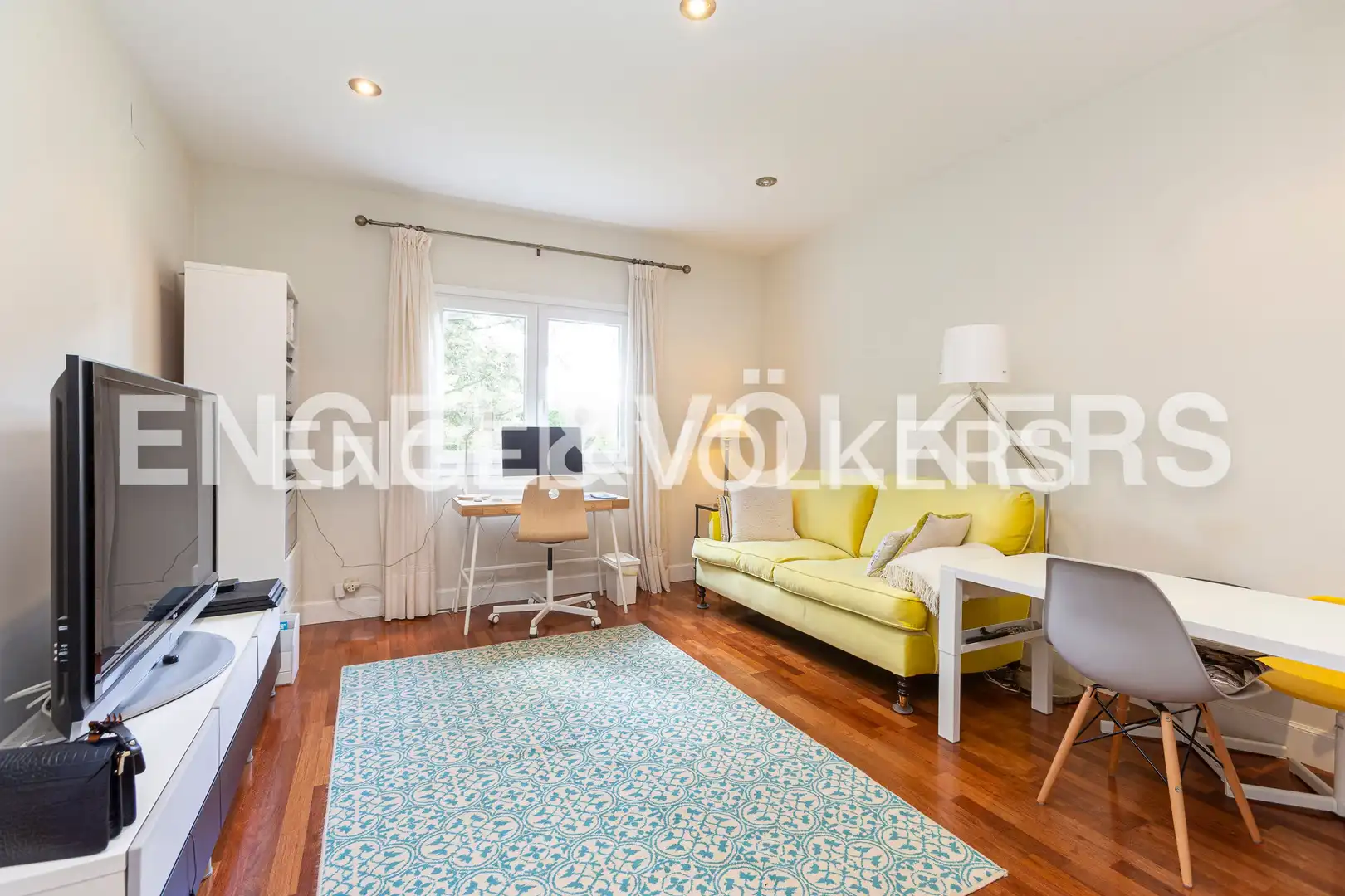 Living room of Houses for rent in Boadilla del Monte  with Air Conditioner, Heating and Private garden