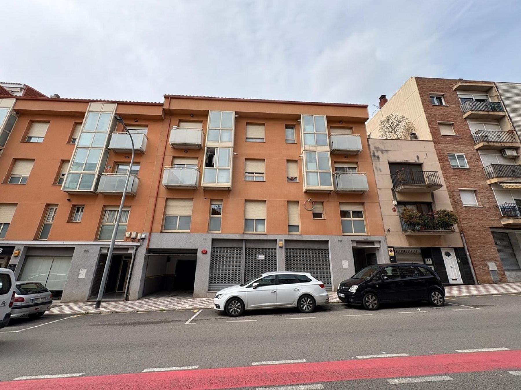 Vista exterior de Pis en venda en Esparreguera amb Jardí privat, Terrassa i Traster