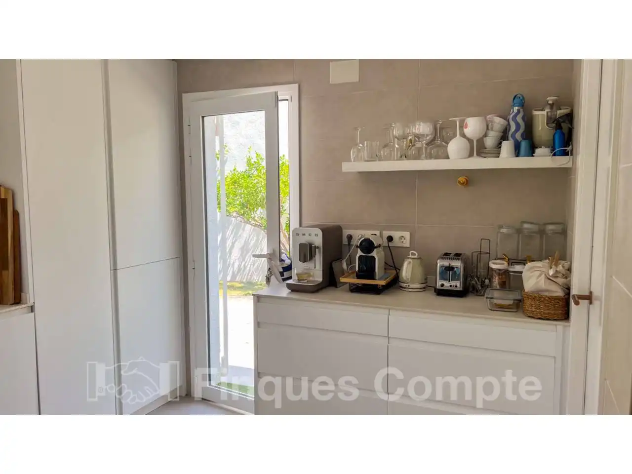 Cuina de Casa o xalet en venda en Roda de Berà amb Aire condicionat, Jardí privat i Terrassa