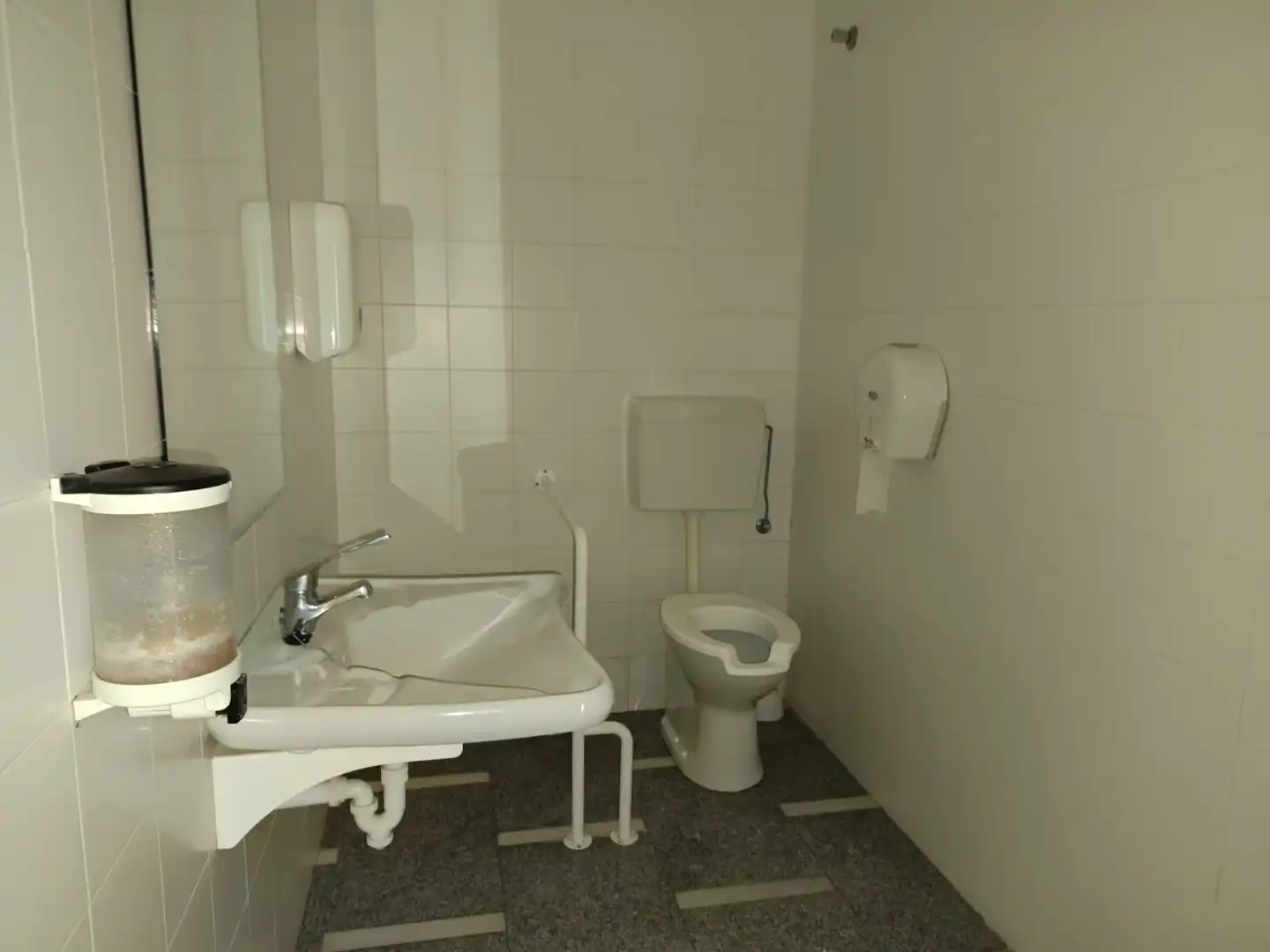 Baño de Local en venta en Mérida con Aire acondicionado y Calefacción