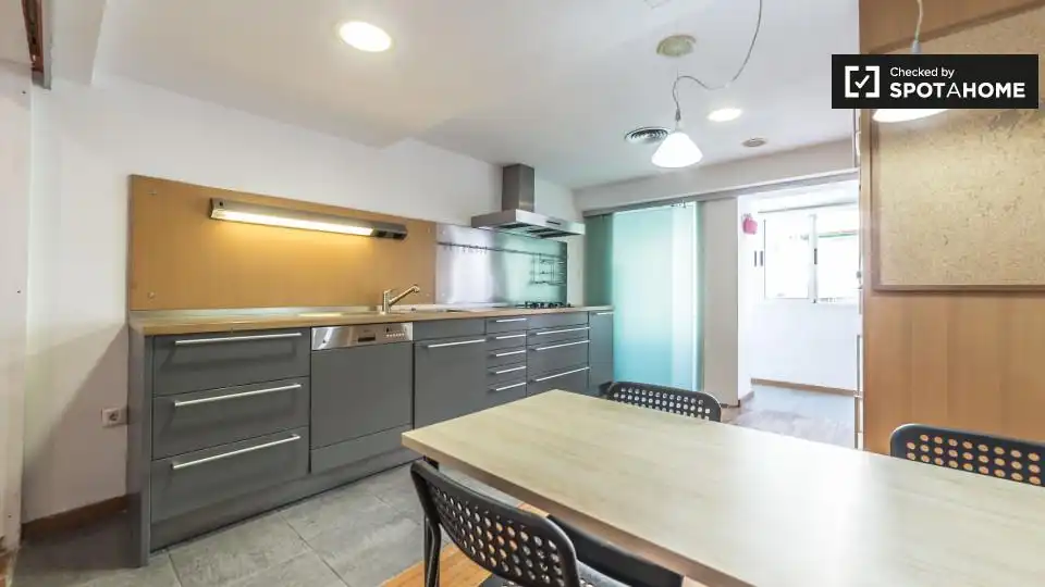 Cocina de Piso de alquiler en Valencia con Aire acondicionado, Calefacción y Amueblado