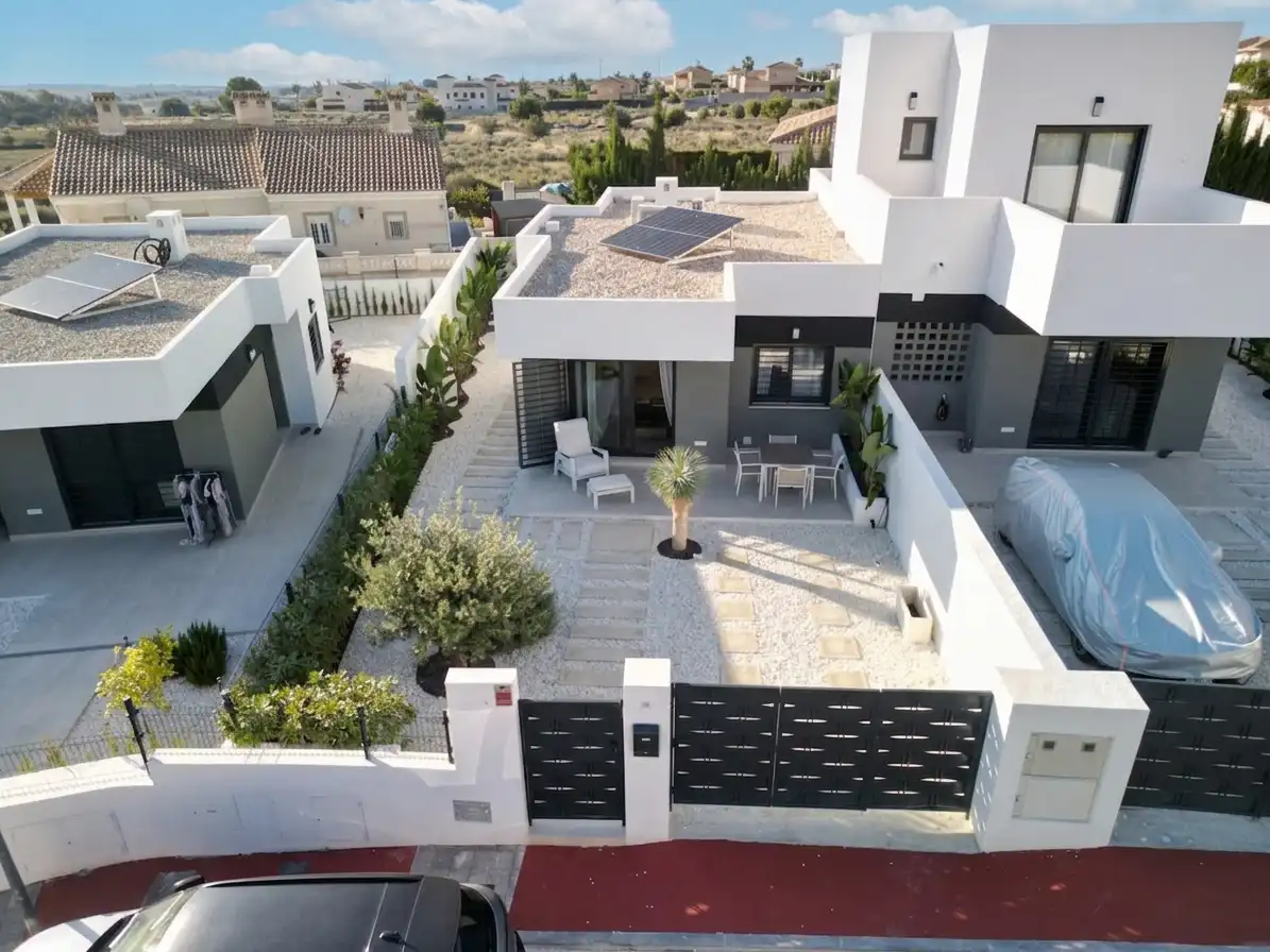 Terrassa de Casa adosada en venda en Busot amb Aire condicionat, Calefacció i Jardí privat