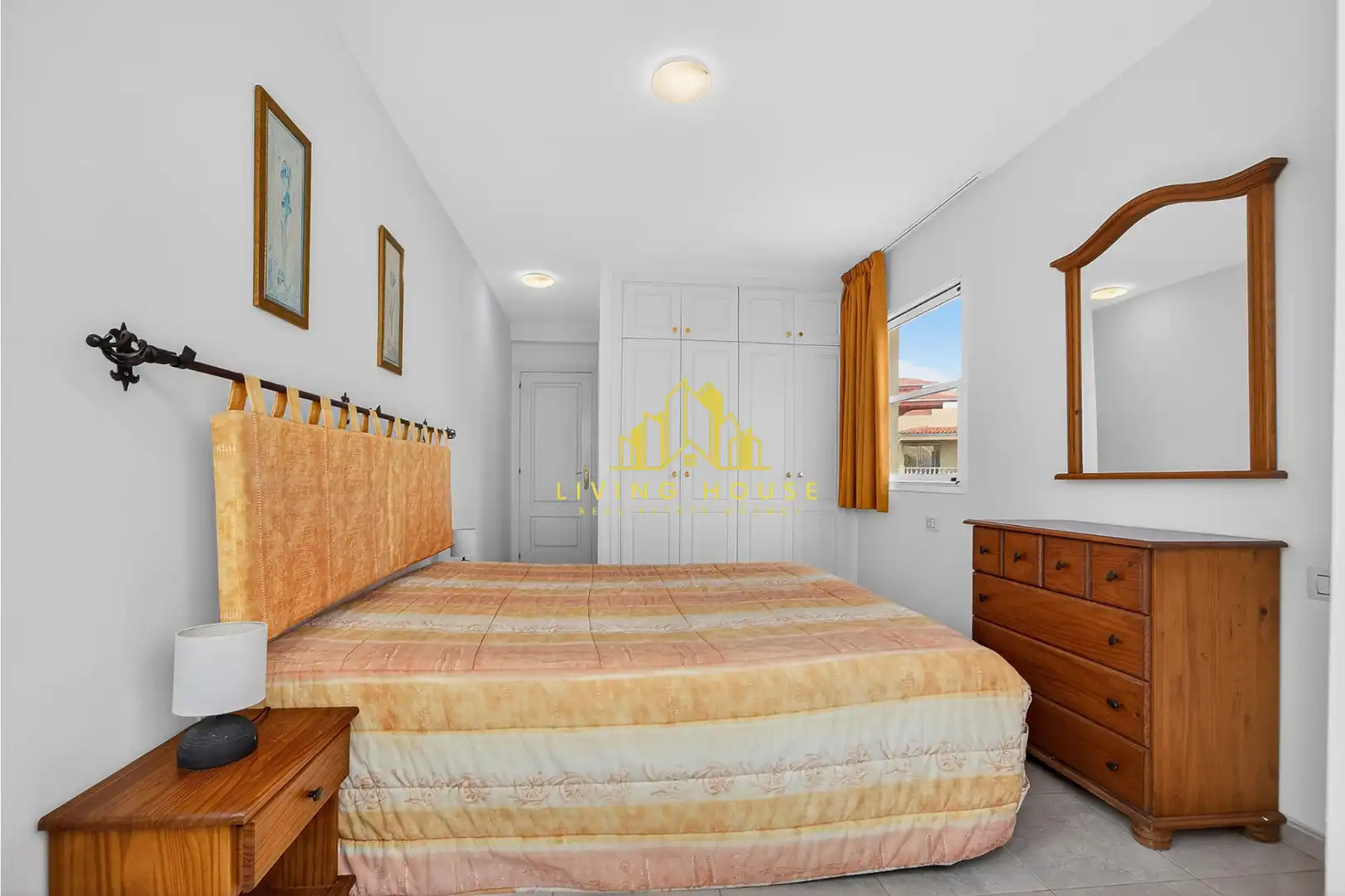 Schlafzimmer von Dachboden zum Verkauf in San Miguel de Abona mit Terrasse, Möbliert und Ofen